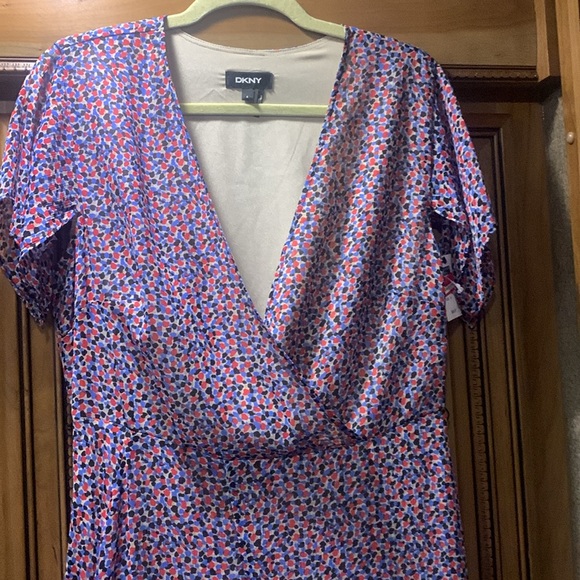 NWT DKNY Red/Blue/Black Patterned Dress Size 6 - Picture 2 of 10